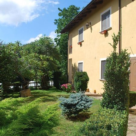 הוילה סרה סן ברונו Agriturismo Roseto מראה חיצוני תמונה