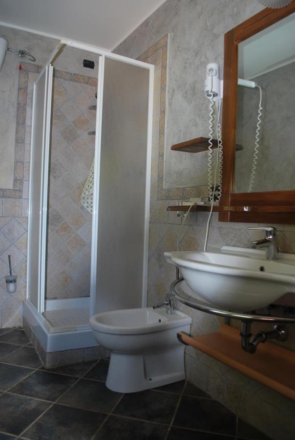 הוילה סרה סן ברונו Agriturismo Roseto מראה חיצוני תמונה