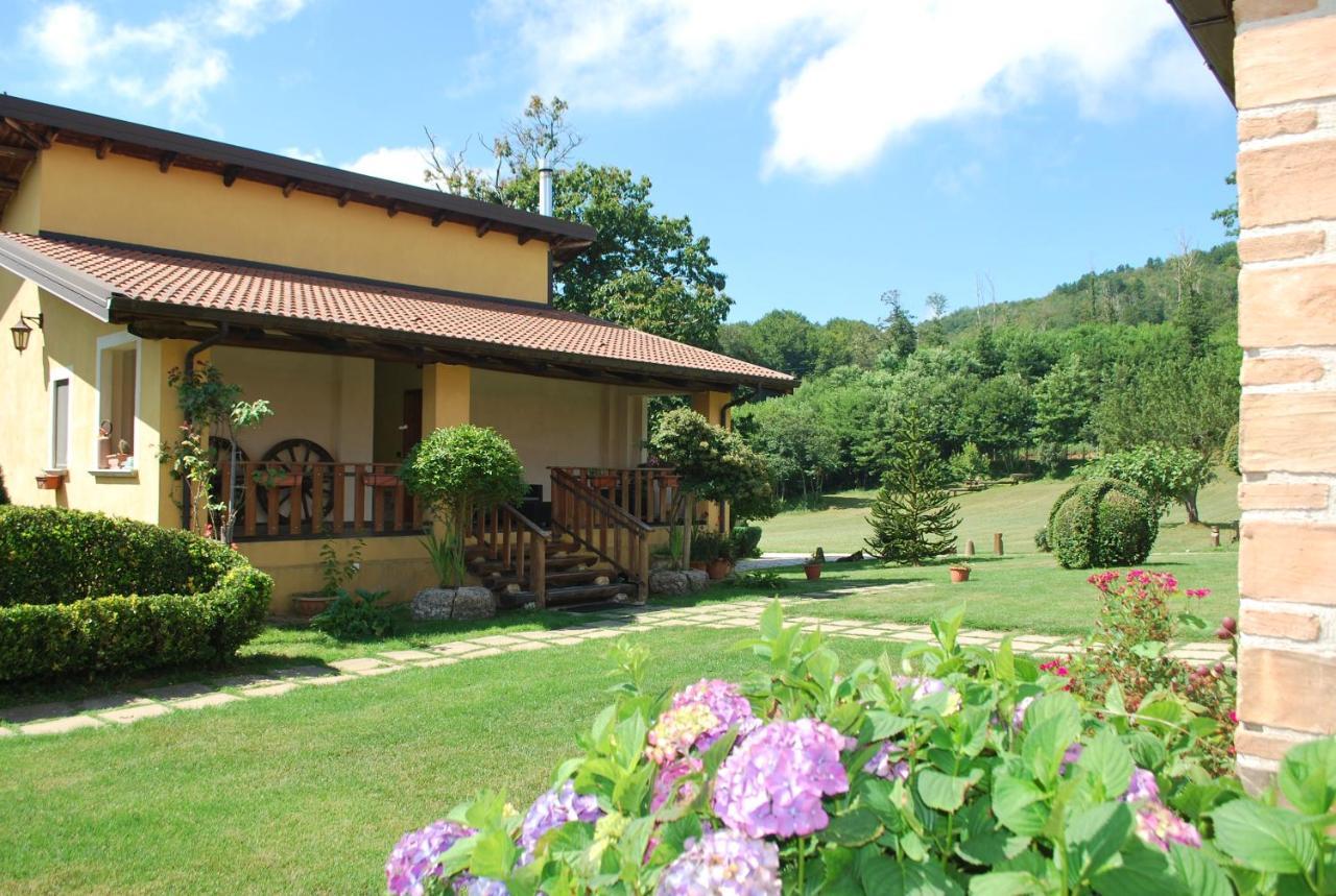הוילה סרה סן ברונו Agriturismo Roseto מראה חיצוני תמונה