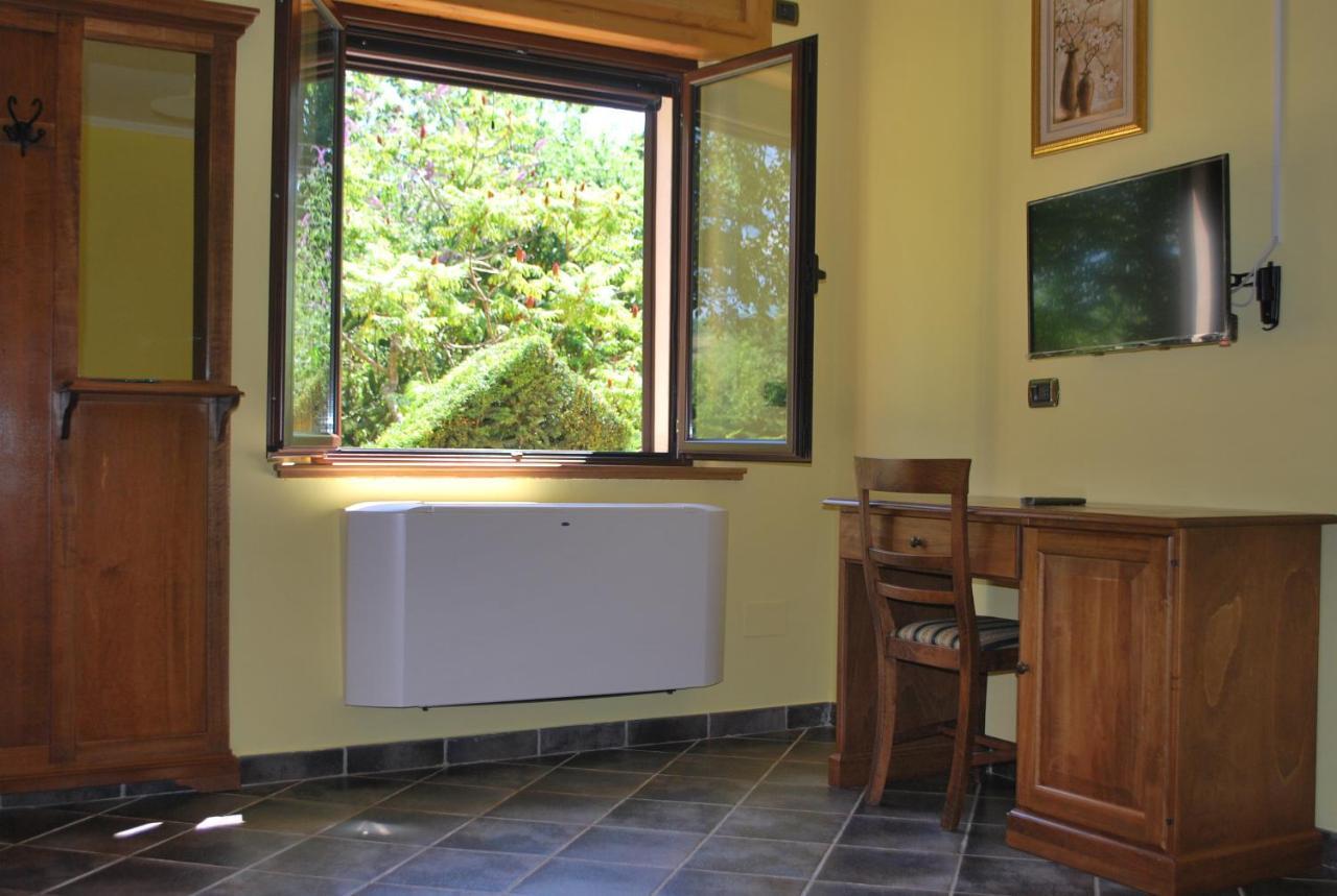 הוילה סרה סן ברונו Agriturismo Roseto מראה חיצוני תמונה